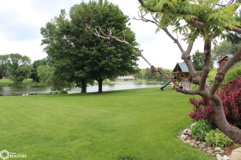 1077 Meadow Lake Drive Mason City IA 50401