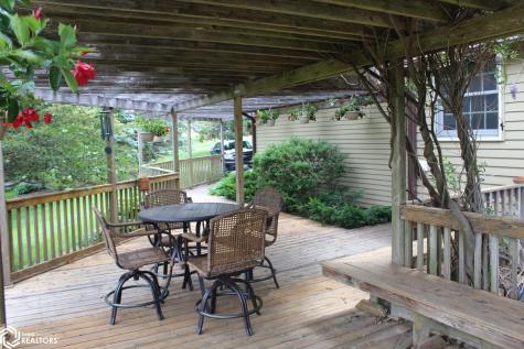 1077 Meadow Lake Drive Mason City IA 50401