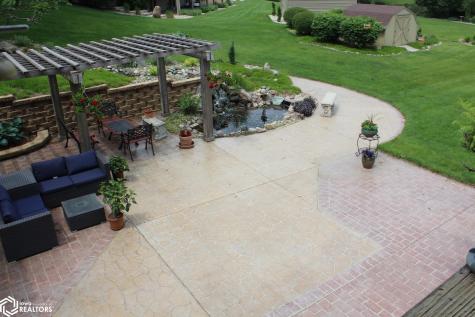 1077 Meadow Lake Drive Mason City IA 50401