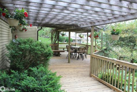 1077 Meadow Lake Drive Mason City IA 50401