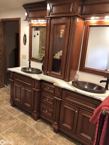 1077 Meadow Lake Drive Mason City IA 50401