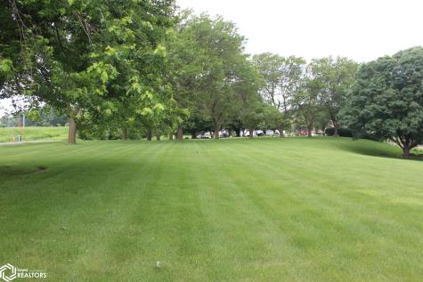 1077 Meadow Lake Drive Mason City IA 50401