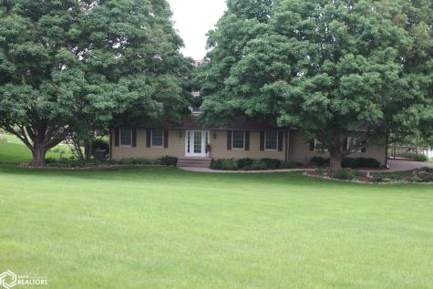 1077 Meadow Lake Drive Mason City IA 50401