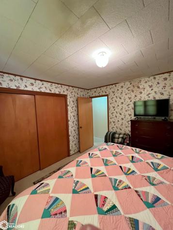 1884 Obrien Avenue Clarion IA 50525