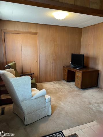 1884 Obrien Avenue Clarion IA 50525