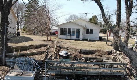 1884 Obrien Avenue Clarion IA 50525