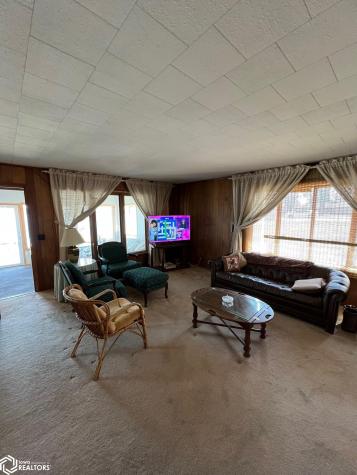 1884 Obrien Avenue Clarion IA 50525