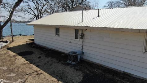 1884 Obrien Avenue Clarion IA 50525