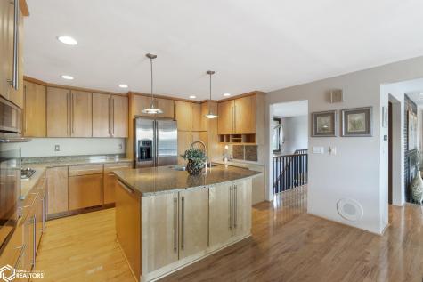 154 Lakeview Drive Mason City IA 50401