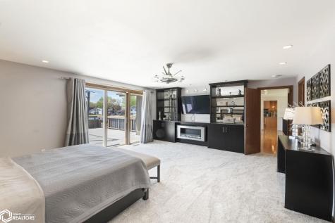 154 Lakeview Drive Mason City IA 50401