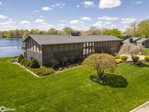 154 Lakeview Drive Mason City IA 50401
