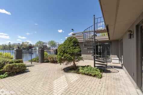 154 Lakeview Drive Mason City IA 50401