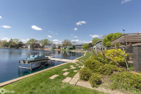 154 Lakeview Drive Mason City IA 50401