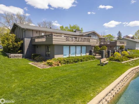 154 Lakeview Drive Mason City IA 50401