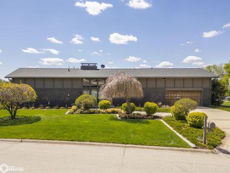 154 Lakeview Drive Mason City IA 50401