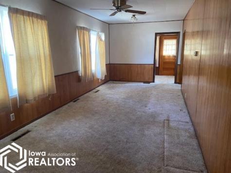 326 1st Street NW Britt IA 50423