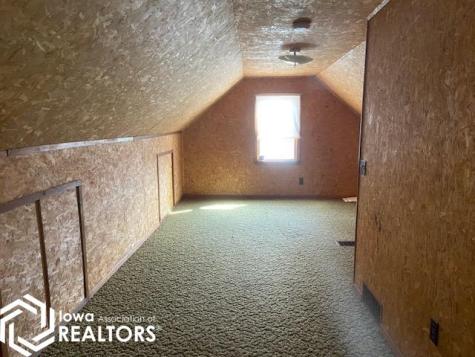326 1st Street NW Britt IA 50423