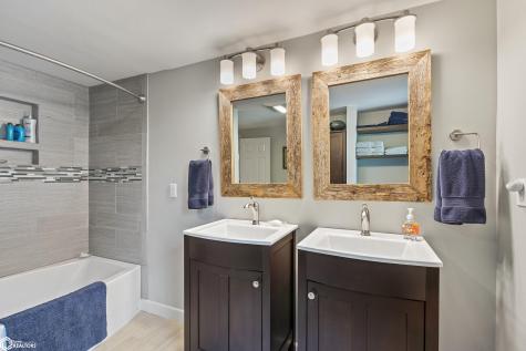 1517 N Shore Drive Clear Lake IA 50428