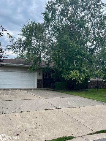 213 8th Street SE Clarion IA 50525