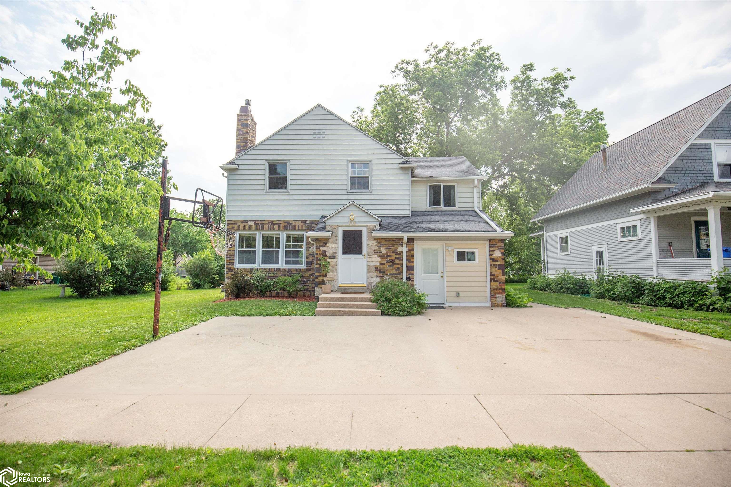 716 S Jones Street Algona IA 50511