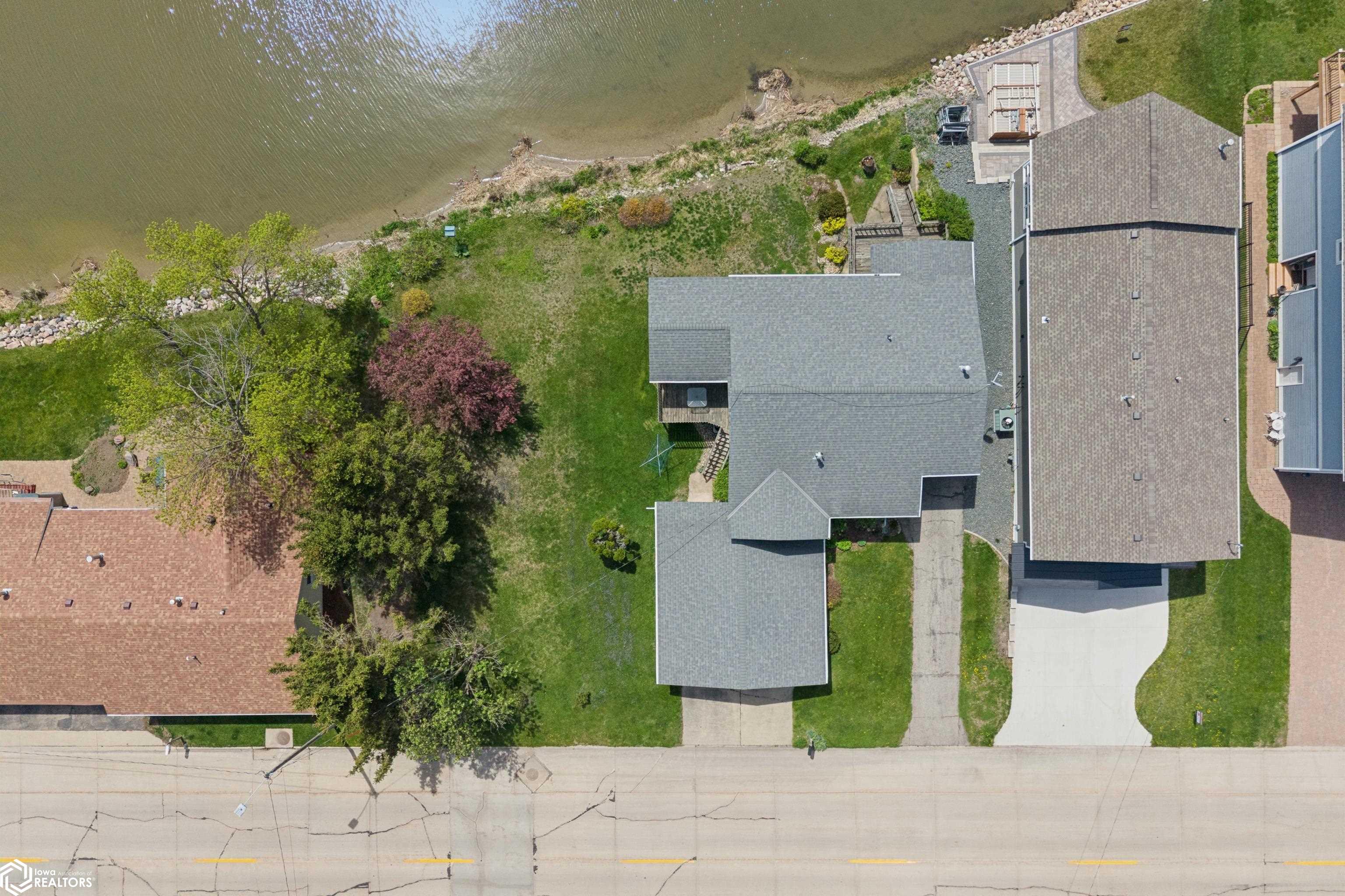 306 E Lake Street Ventura IA 50482