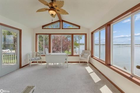 306 E Lake Street Ventura IA 50482