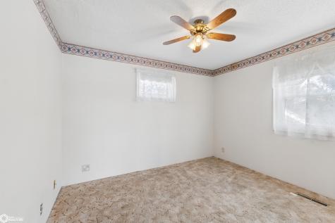 306 E Lake Street Ventura IA 50482
