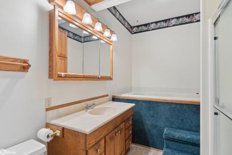 306 E Lake Street Ventura IA 50482