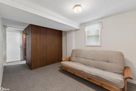 306 E Lake Street Ventura IA 50482