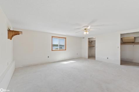 306 E Lake Street Ventura IA 50482