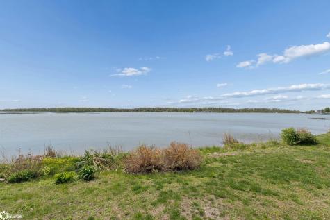 306 E Lake Street Ventura IA 50482