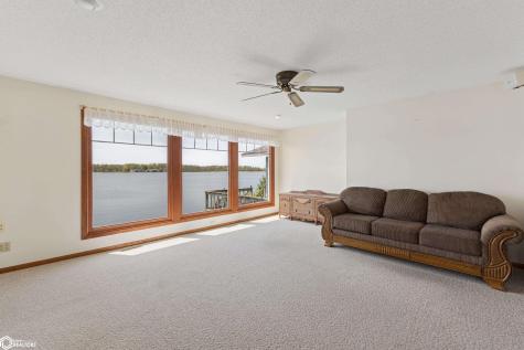 306 E Lake Street Ventura IA 50482