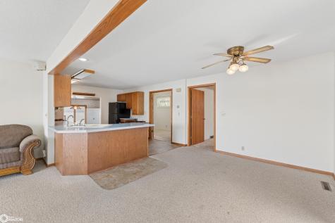306 E Lake Street Ventura IA 50482