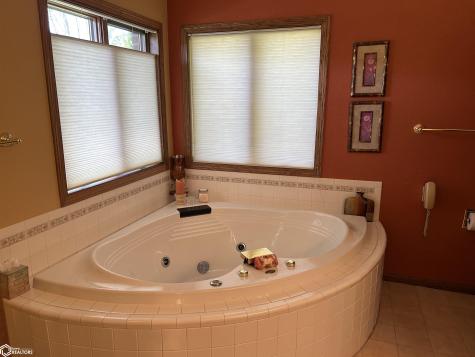 2530 River Road Iowa Falls IA 50126