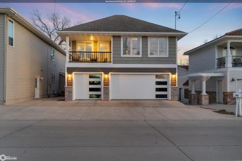 2207 N Shore Drive Clear Lake IA 50428