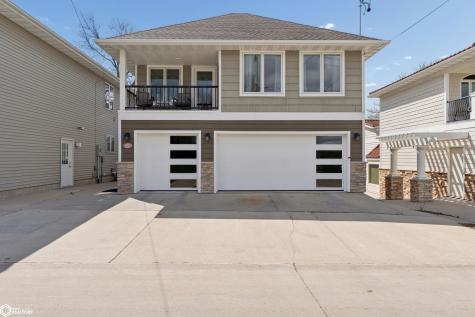 2207 N Shore Drive Clear Lake IA 50428