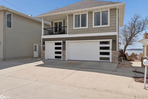 2207 N Shore Drive Clear Lake IA 50428