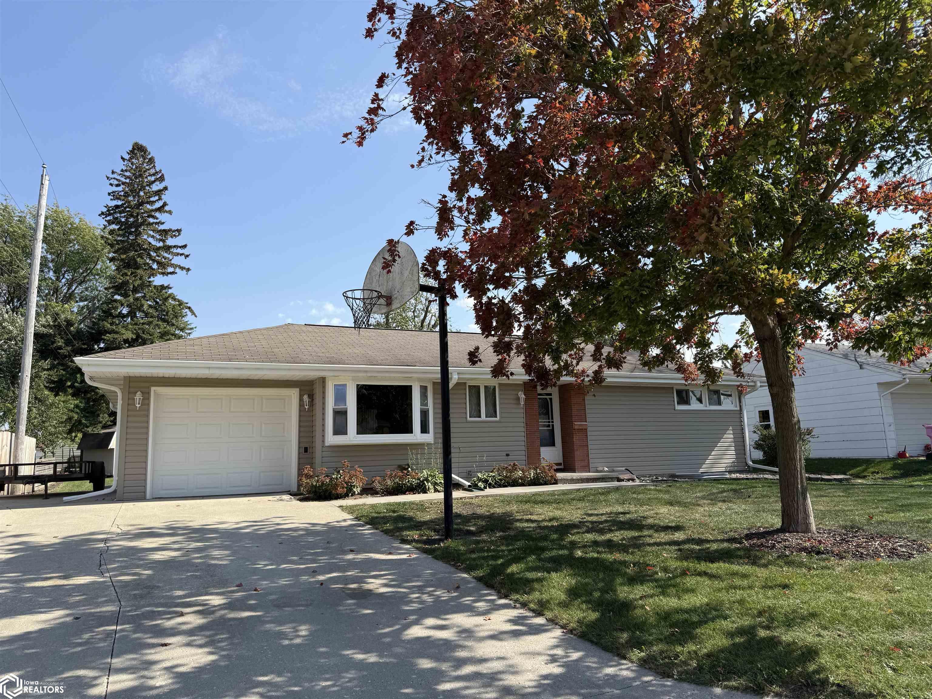 713 4th Street NE Clarion IA 50525