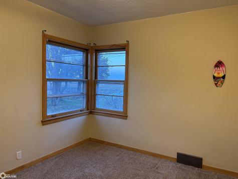 216 4th Street NE Buffalo Center IA 50424