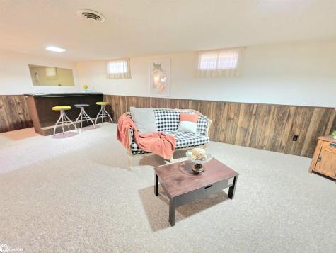 1148 1st Street SE Mason City IA 50401