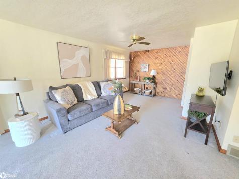 1148 1st Street SE Mason City IA 50401