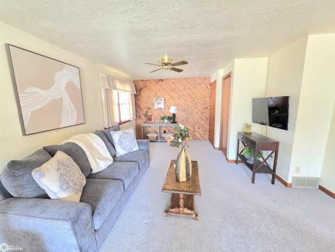 1148 1st Street SE Mason City IA 50401