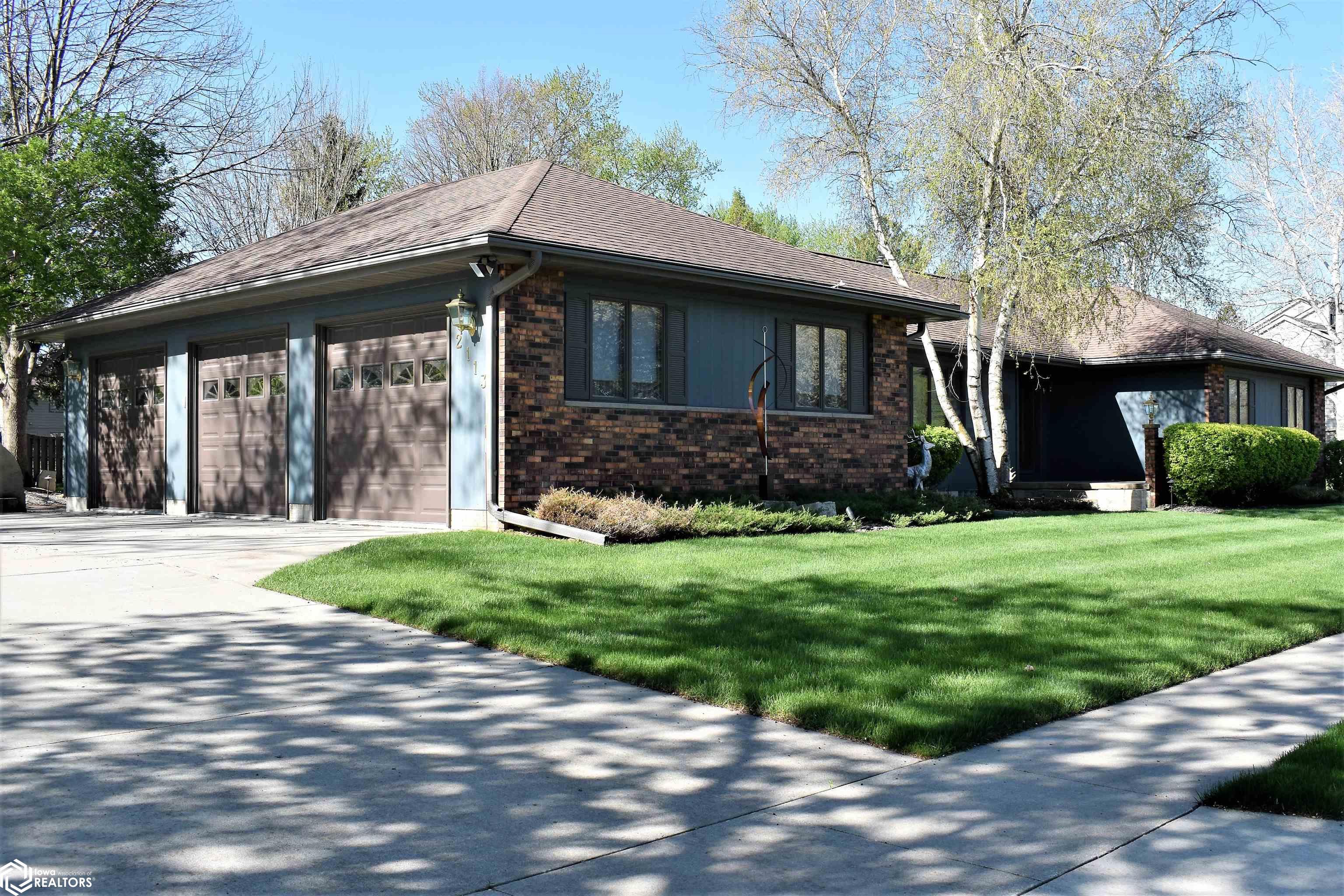 2113 Briardale Drive Iowa Falls IA 50126