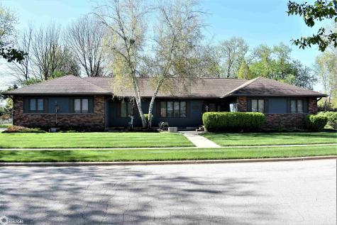 2113 Briardale Drive Iowa Falls IA 50126