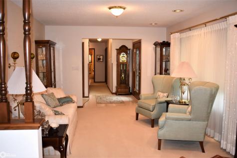 2113 Briardale Drive Iowa Falls IA 50126