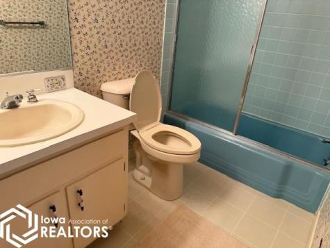 120 S Roan Street Algona IA 50511