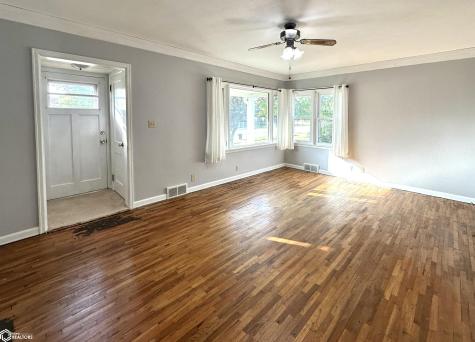 306 School Street Iowa Falls IA 50126