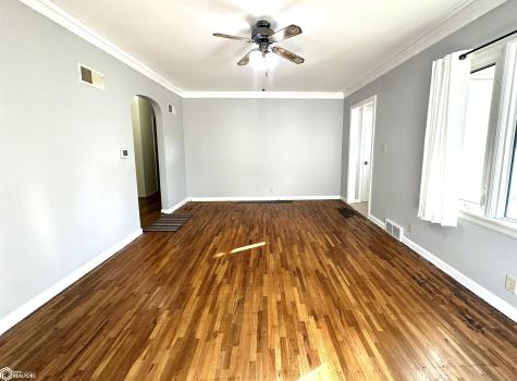 306 School Street Iowa Falls IA 50126