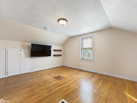 1316 Siloam Avenue Iowa Falls IA 50126