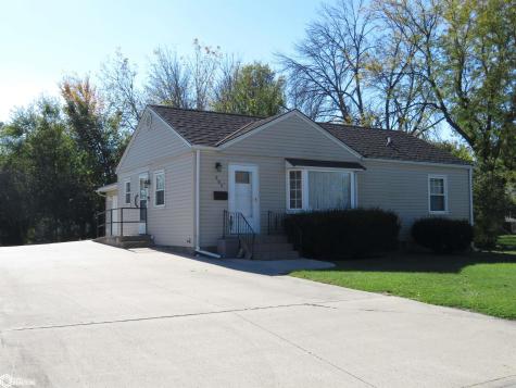 904 3rd Avenue NE Clarion IA 50525